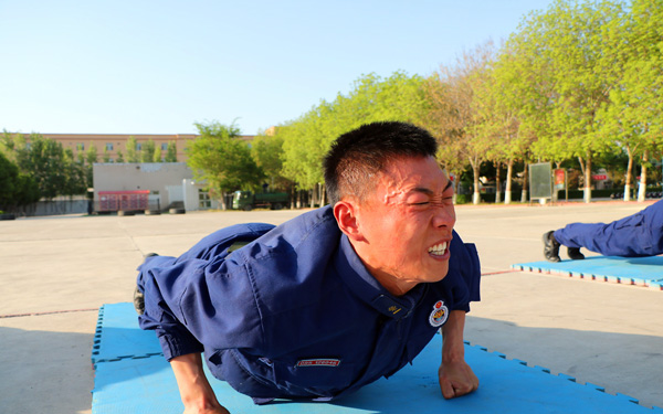 雷速竞猜-F1总决赛，南城海豚队与剑门铁骑队读秒扳平，体能对抗拉满！细节处理更胜一筹的简单介绍