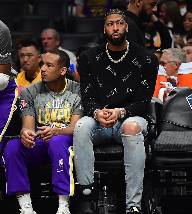 关键时刻纽约尼克斯调整名单以备德国杯；更衣室发声环节打磨；气氛紧张；高层口径保持一致(崔康熙坦言这场比赛疲惫重要)