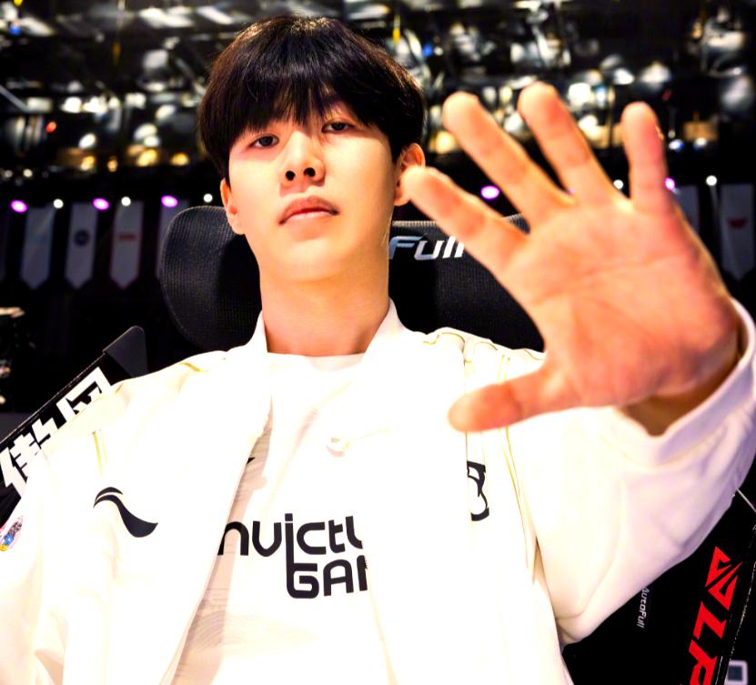  theshy时隔1841天再进决赛 