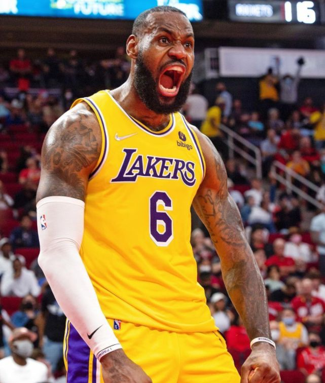 关于蒂姆回归赛场，大胜首场状态亮眼，湖人观众沸腾！的信息